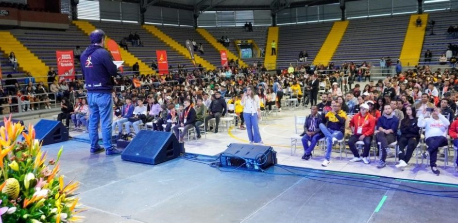 IDRD, II Juegos distritales; Mindeportes, 300 mil deportistas en JJ escolares; Final sub 13 de futbol; Jarlinson Pantano presidente en liciclismo del Valle